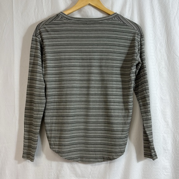 ATHLETA Cloud Light Stratus Long Sleeve Shirt Size Xs - Picture 7 of 7